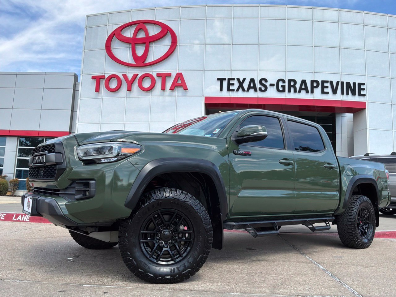 Used 2020 Toyota Tacoma TRD Pro AWD/4WD image 2