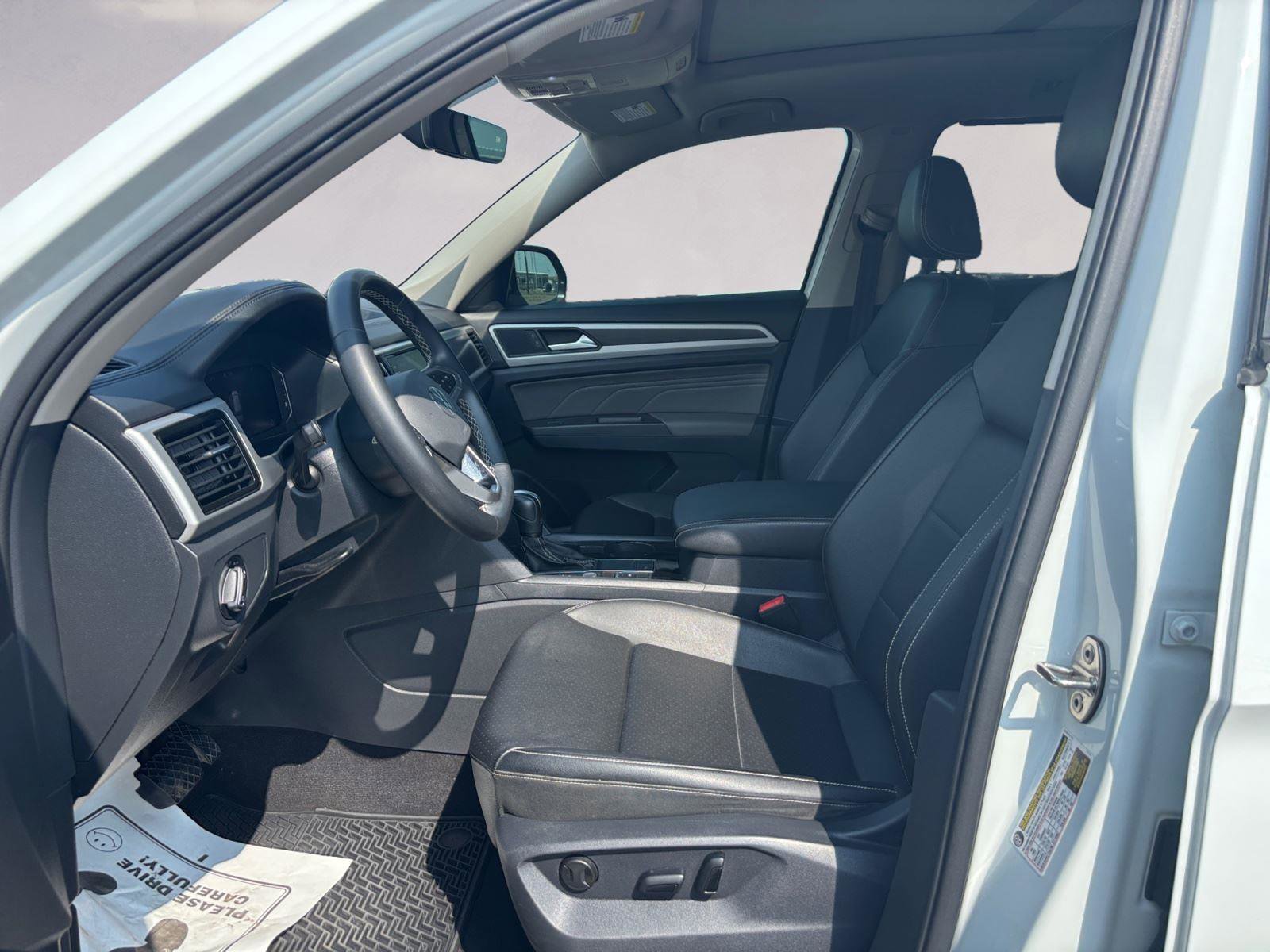 Used 2023 Volkswagen Atlas SE w/ Panoramic Sunroof Package FWD image 9