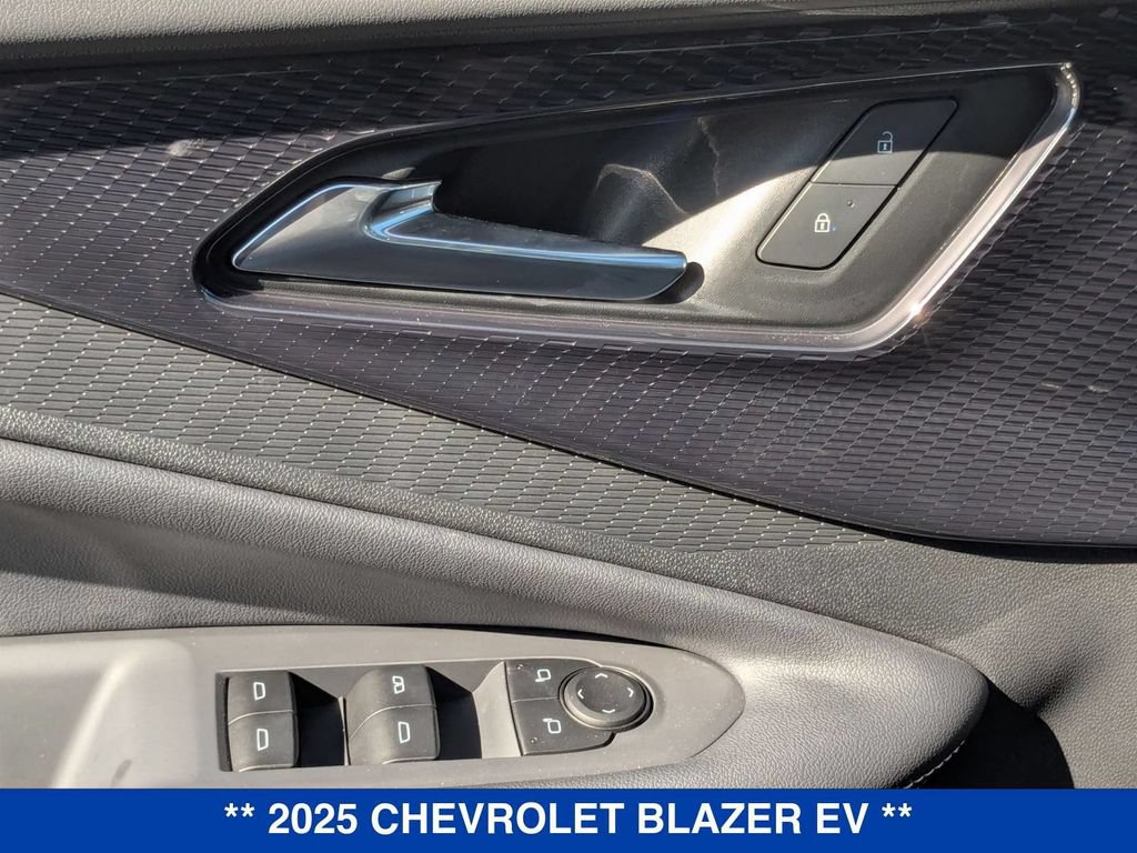 New 2025 Chevrolet Blazer EV LT AWD/4WD image 11