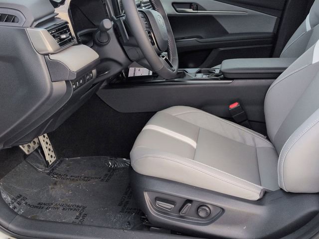 Used 2026 Toyota Camry SE w/ Convenience Package FWD image 13