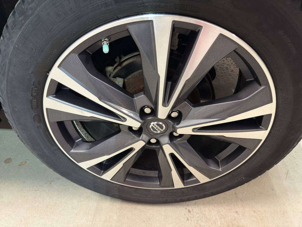 Used 2017 Nissan Pathfinder Platinum AWD/4WD image 34