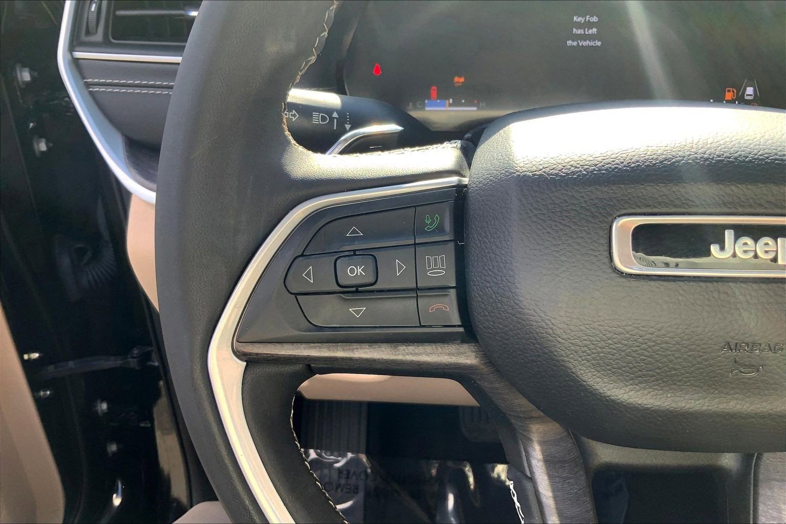 Certified 2023 Jeep Grand Cherokee Limited image 23