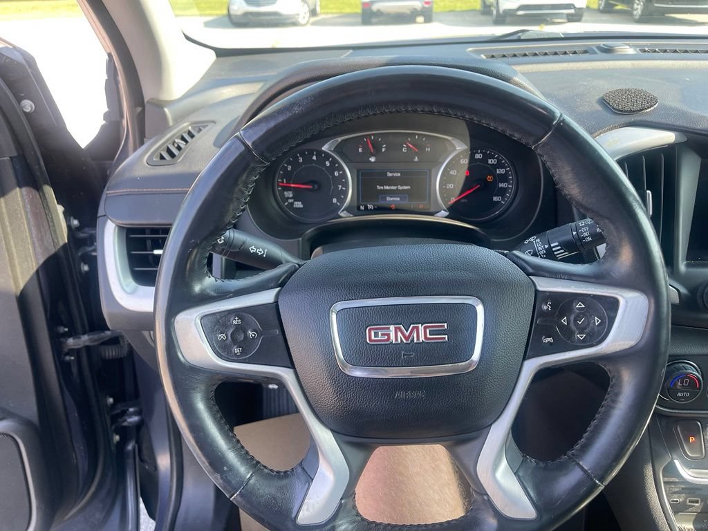 Used 2018 GMC Terrain SLE w/ Driver Convenience Package AWD/4WD image 9