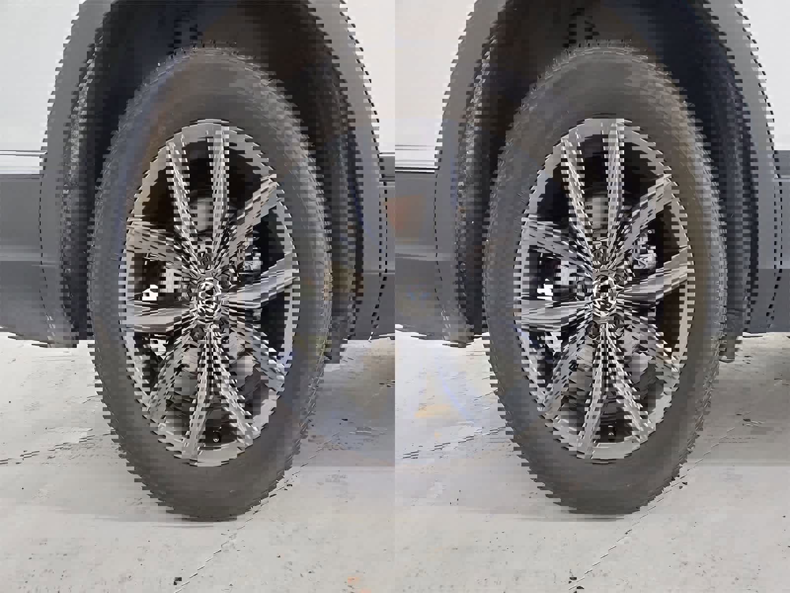 Certified 2022 Volkswagen Tiguan SE image 13