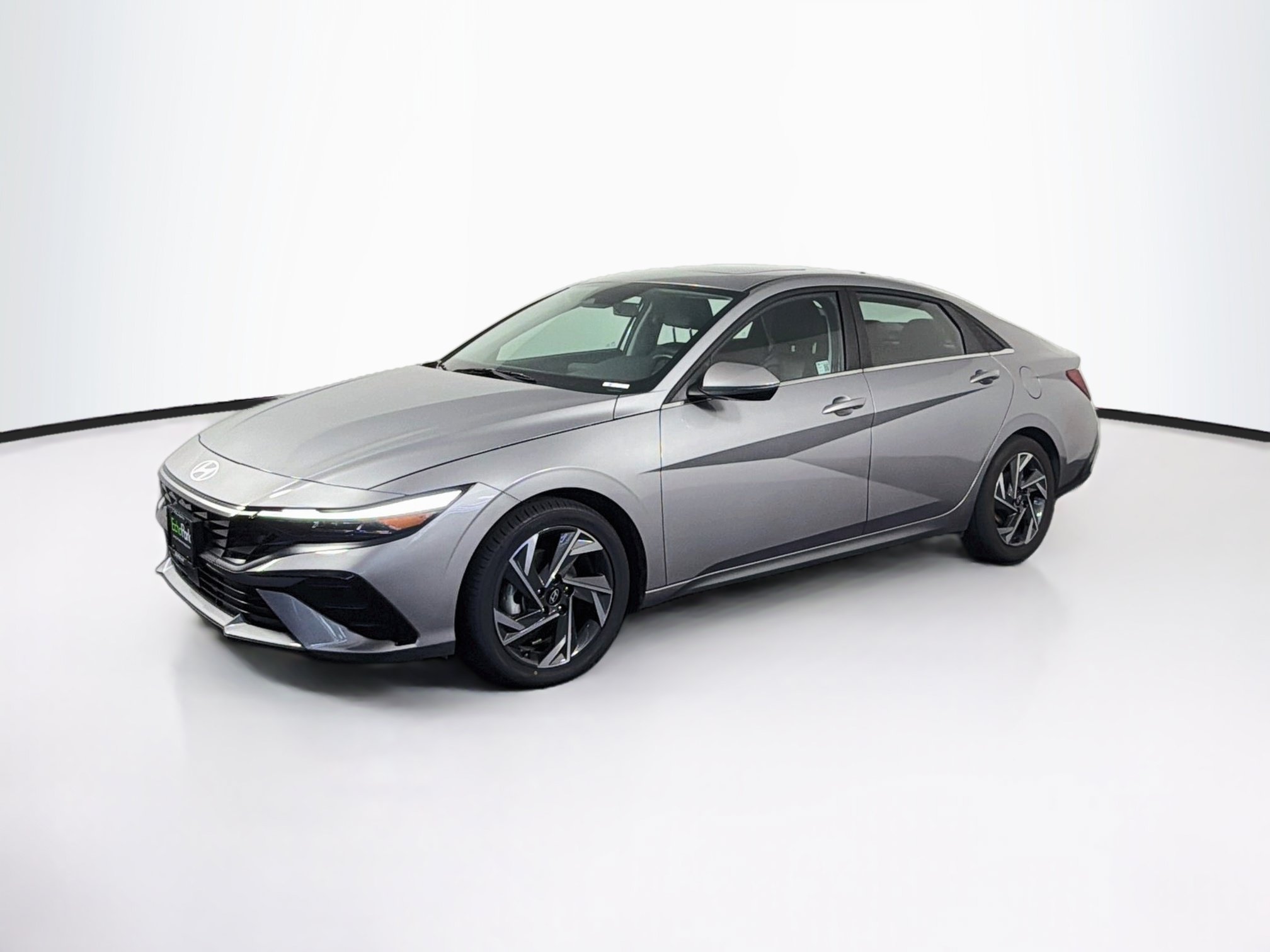 Used 2025 Hyundai Elantra Limited FWD image 3