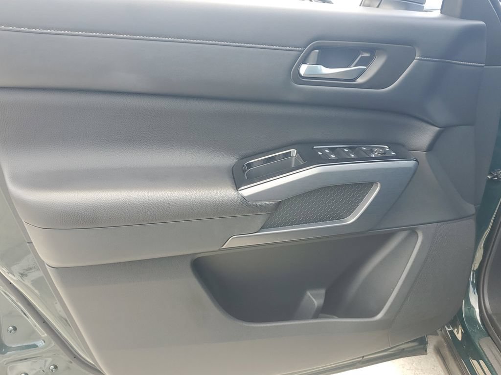 Certified 2024 Nissan Pathfinder SL FWD image 28
