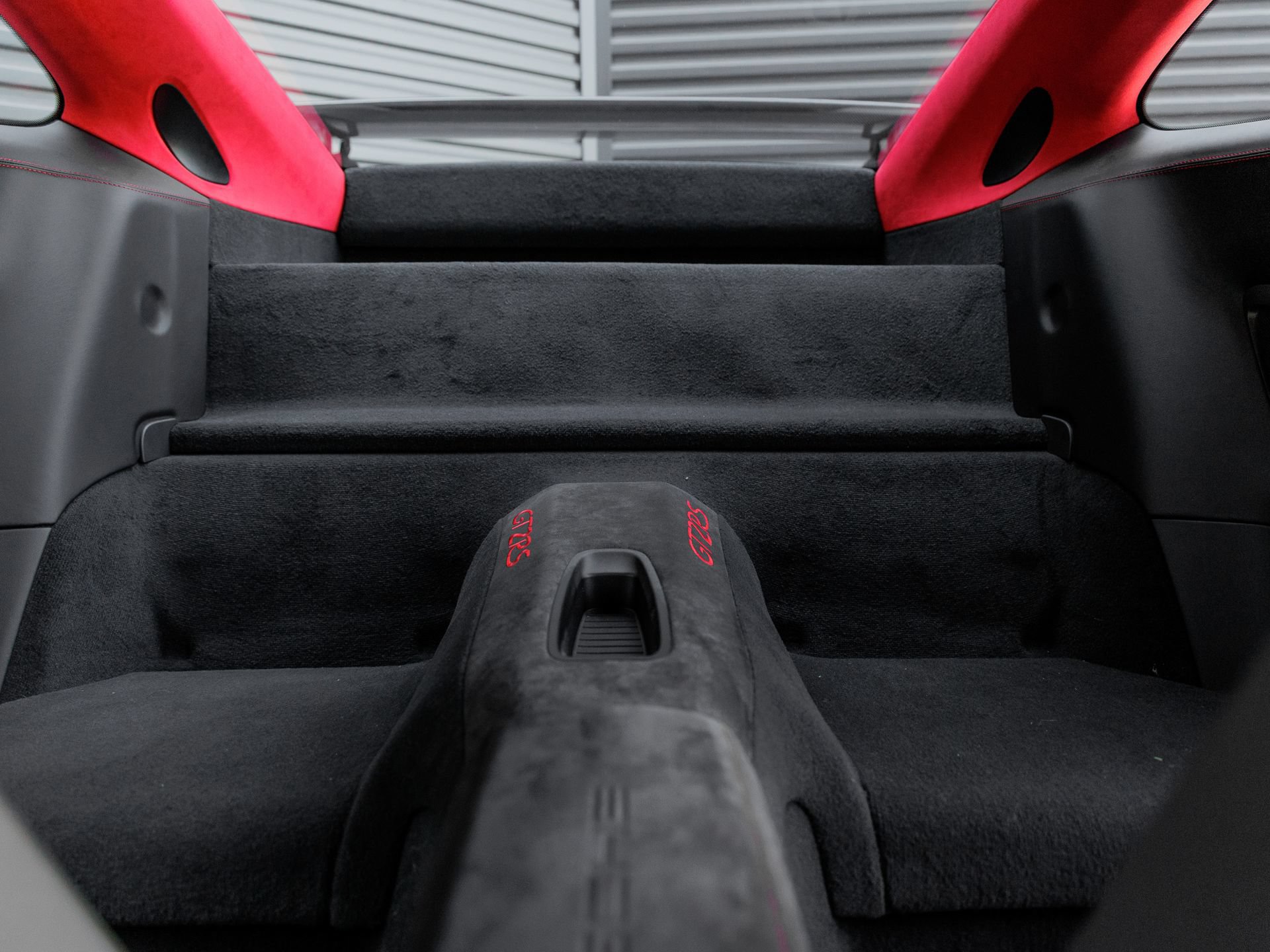 Certified 2018 Porsche 911 GT2 RS RWD image 31