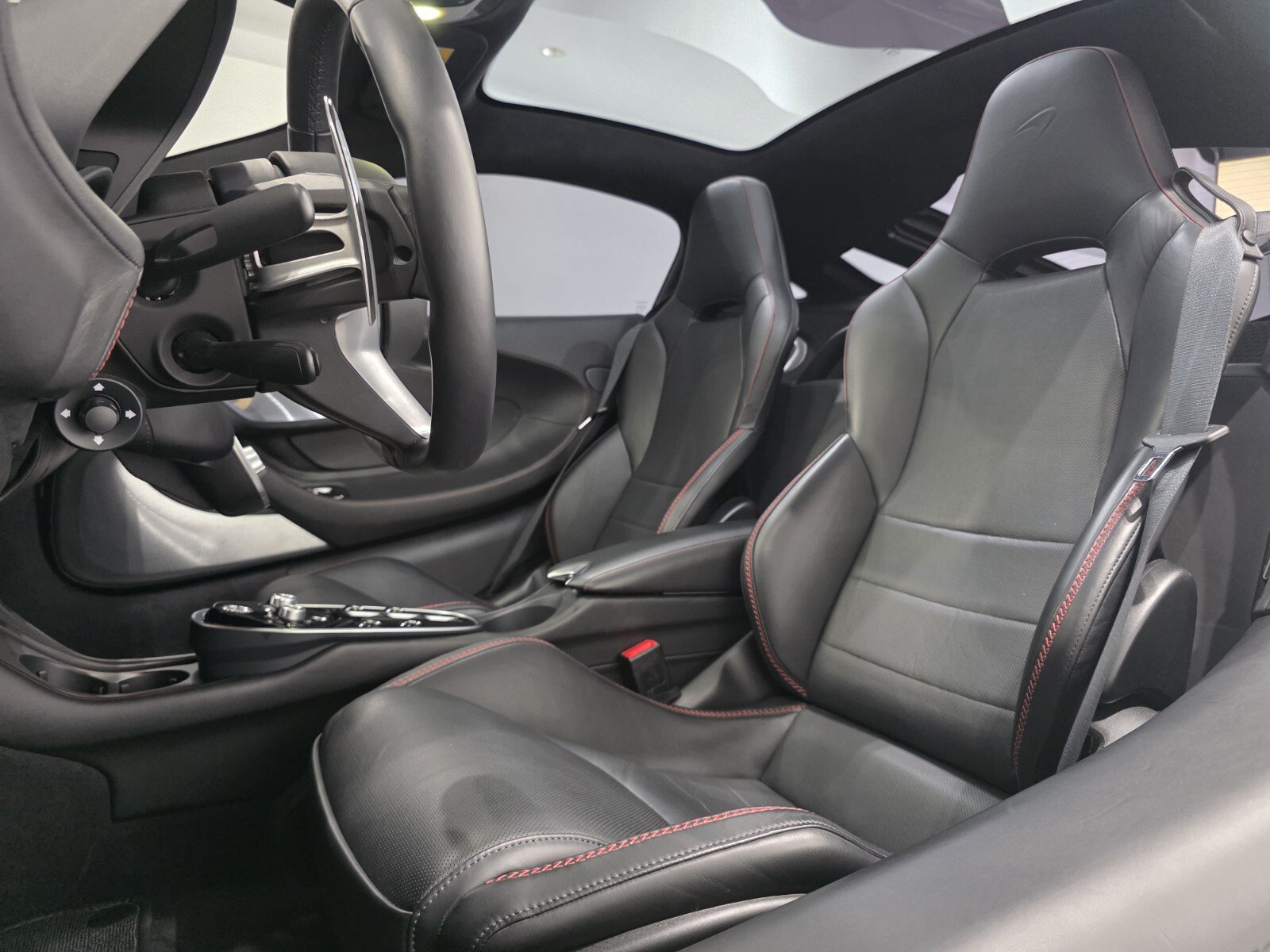 Used 2023 McLaren GT RWD image 8