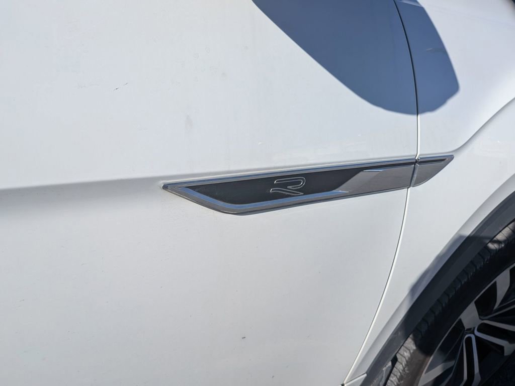 Used 2021 Volkswagen Atlas SEL R-Line image 12