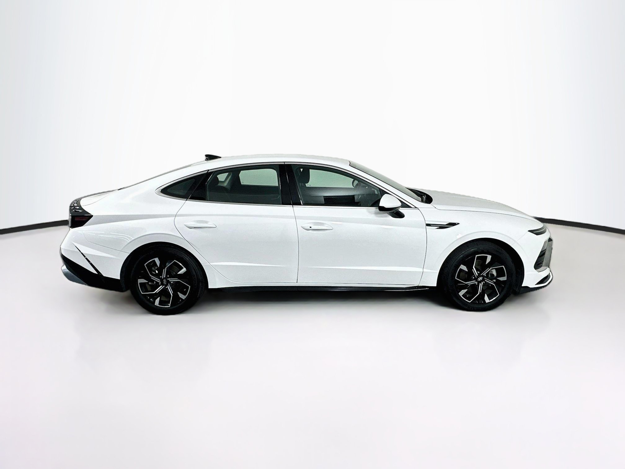 Used 2025 Hyundai Sonata SEL FWD image 10