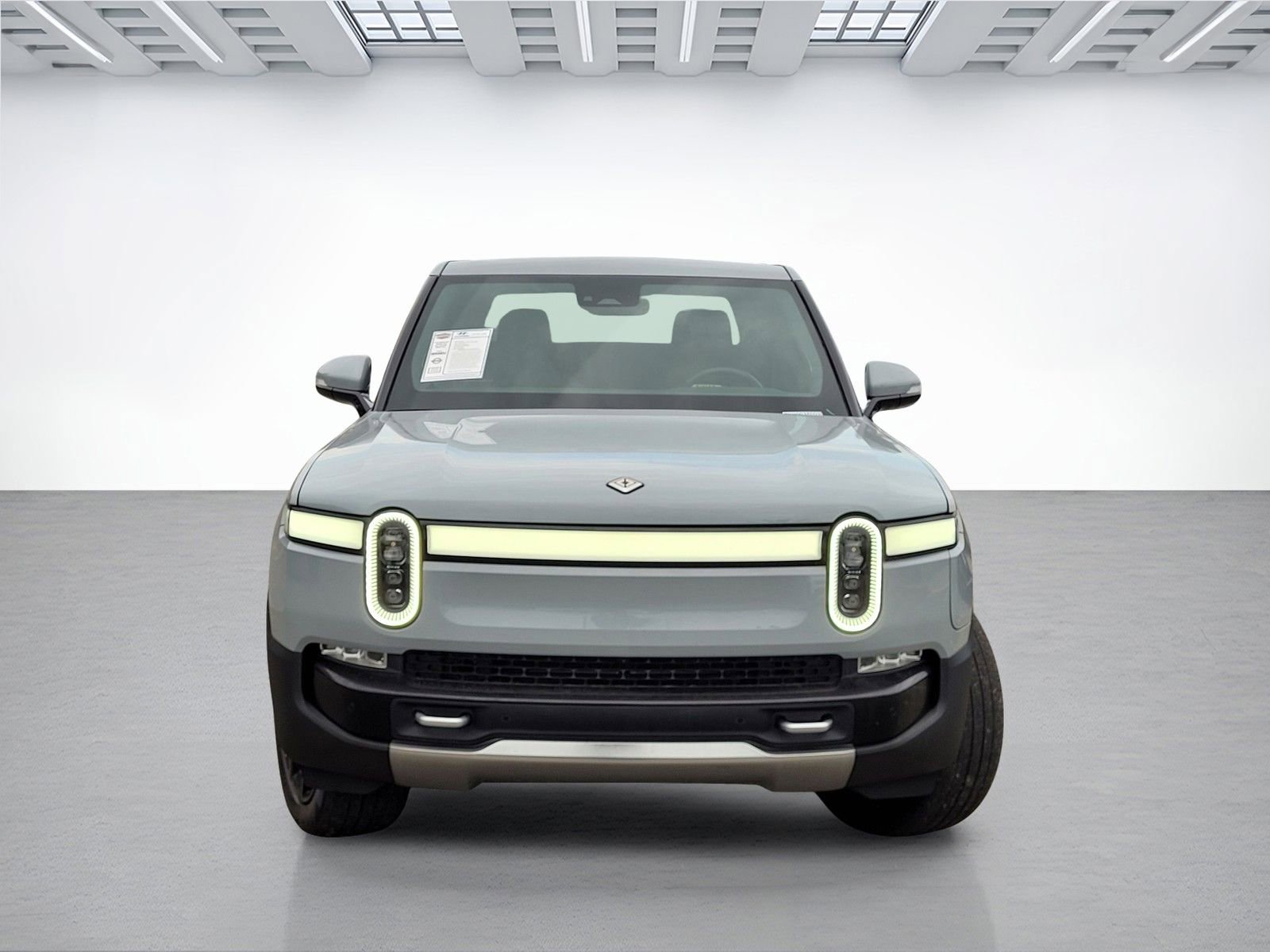 Used 2022 Rivian R1T Adventure image 2