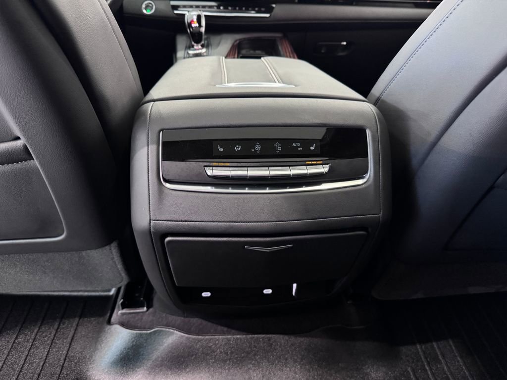 Certified 2023 Cadillac Escalade Premium Luxury AWD/4WD image 32