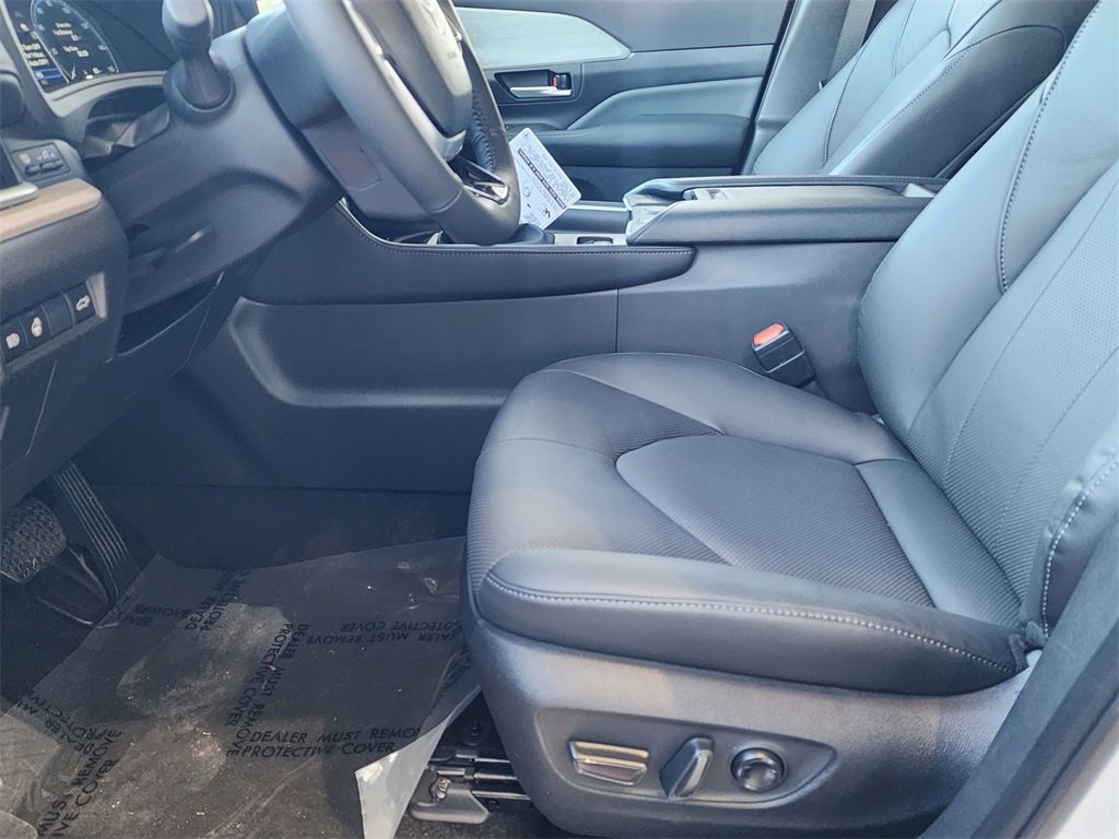 New 2026 Toyota Grand Highlander Limited image 12