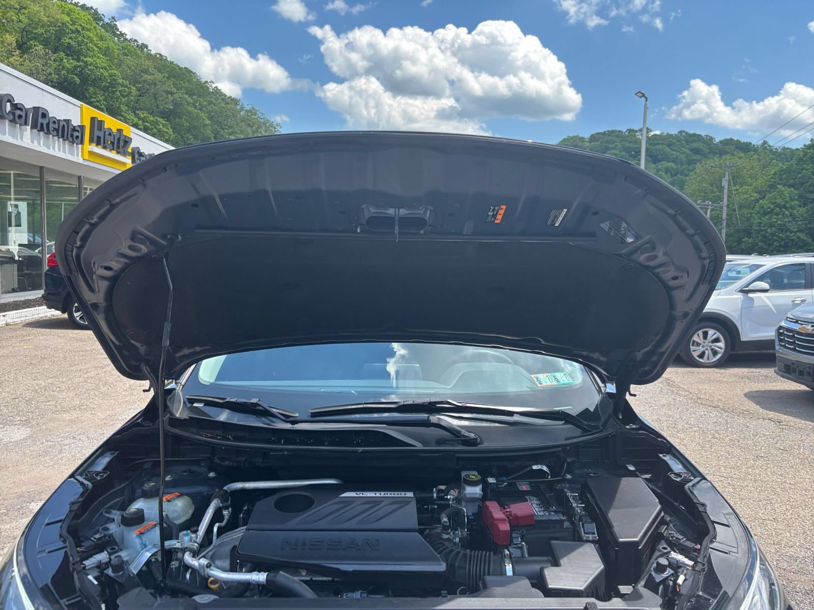 Used 2025 Nissan Rogue SV FWD image 34