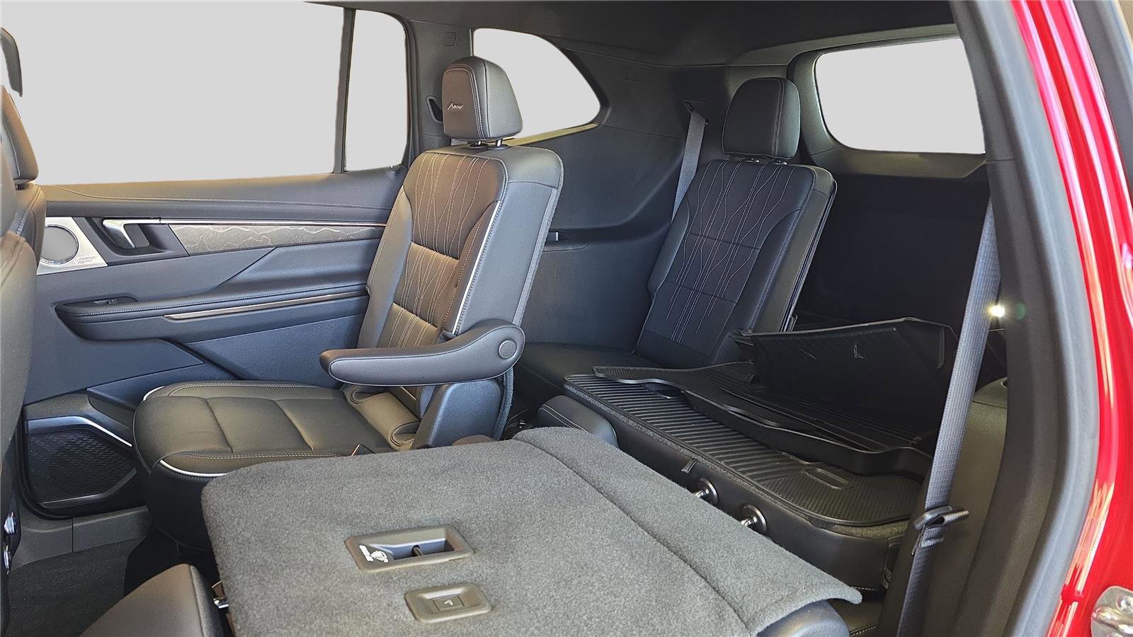 Used 2025 Buick Enclave Avenir w/ Super Cruise Package image 16