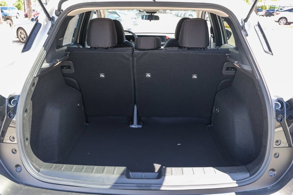 New 2027 Nissan Kicks SV FWD image 16