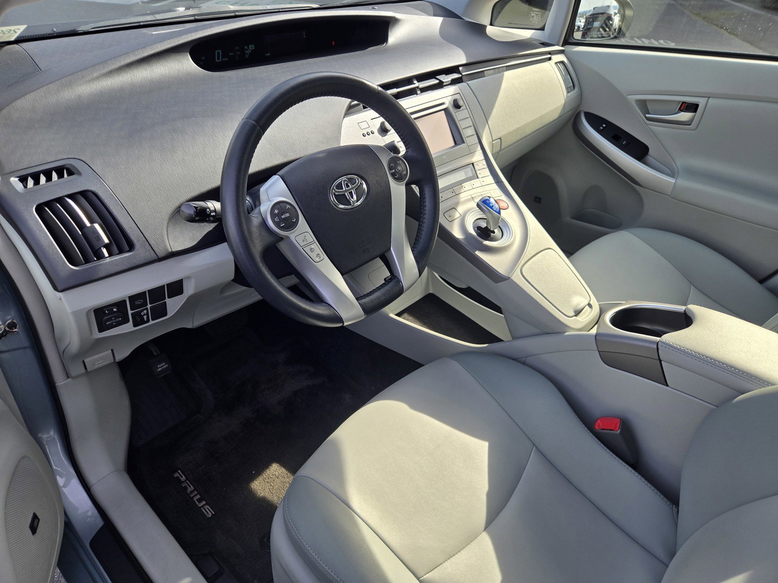 Used 2013 Toyota Prius Five image 10