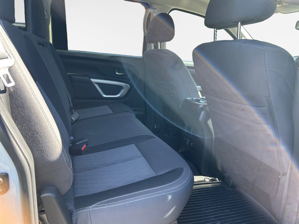 Used 2020 Nissan Titan SV w/ SV Convenience Package image 29