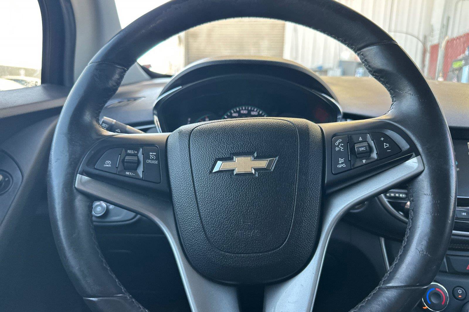 Used 2017 Chevrolet Trax LT w/ LT Convenience Package FWD image 23