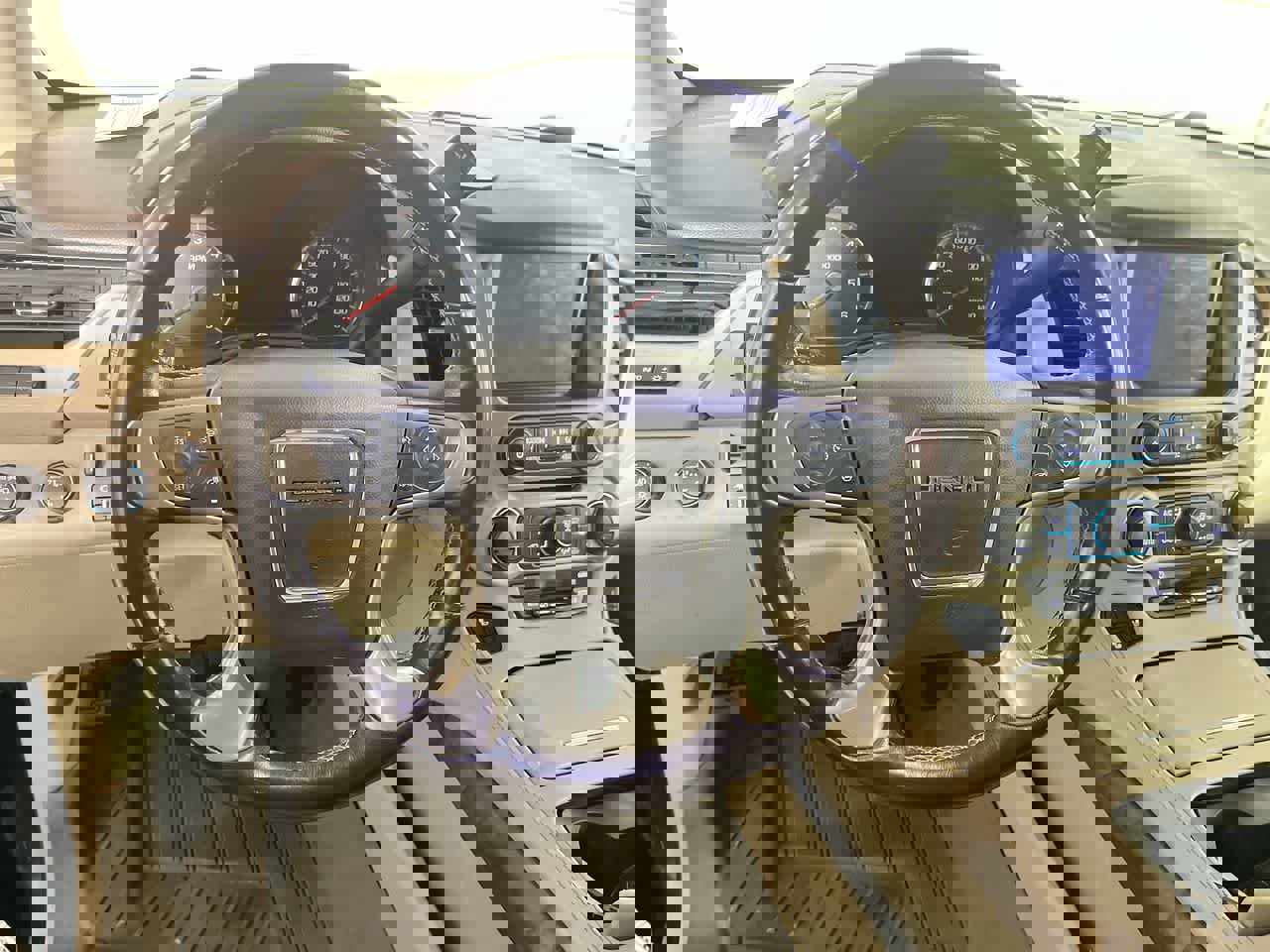 Used 2018 GMC Yukon Denali w/ Open Road Package image 16