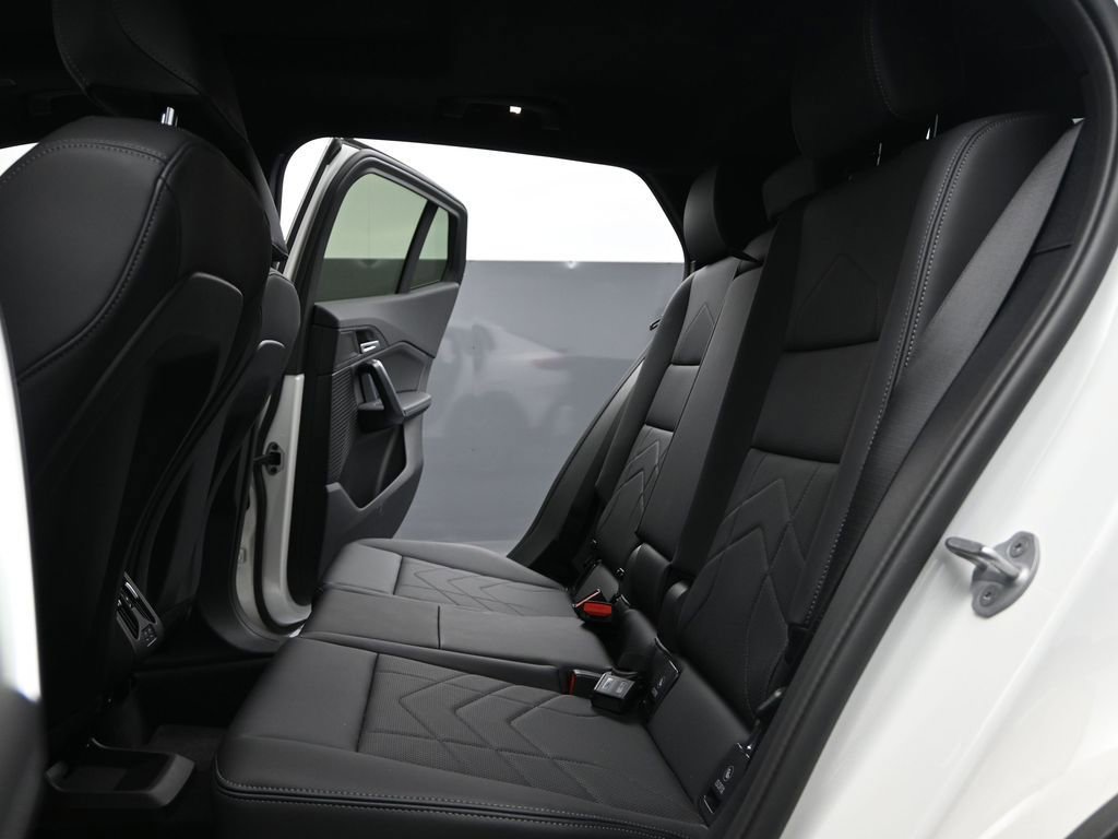 Used 2025 BMW X2 xDrive28i image 13