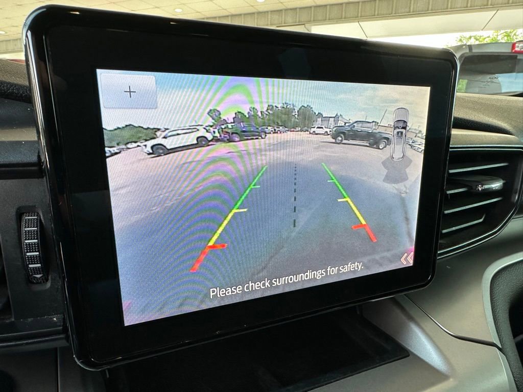 Used 2022 Ford Explorer XLT image 27