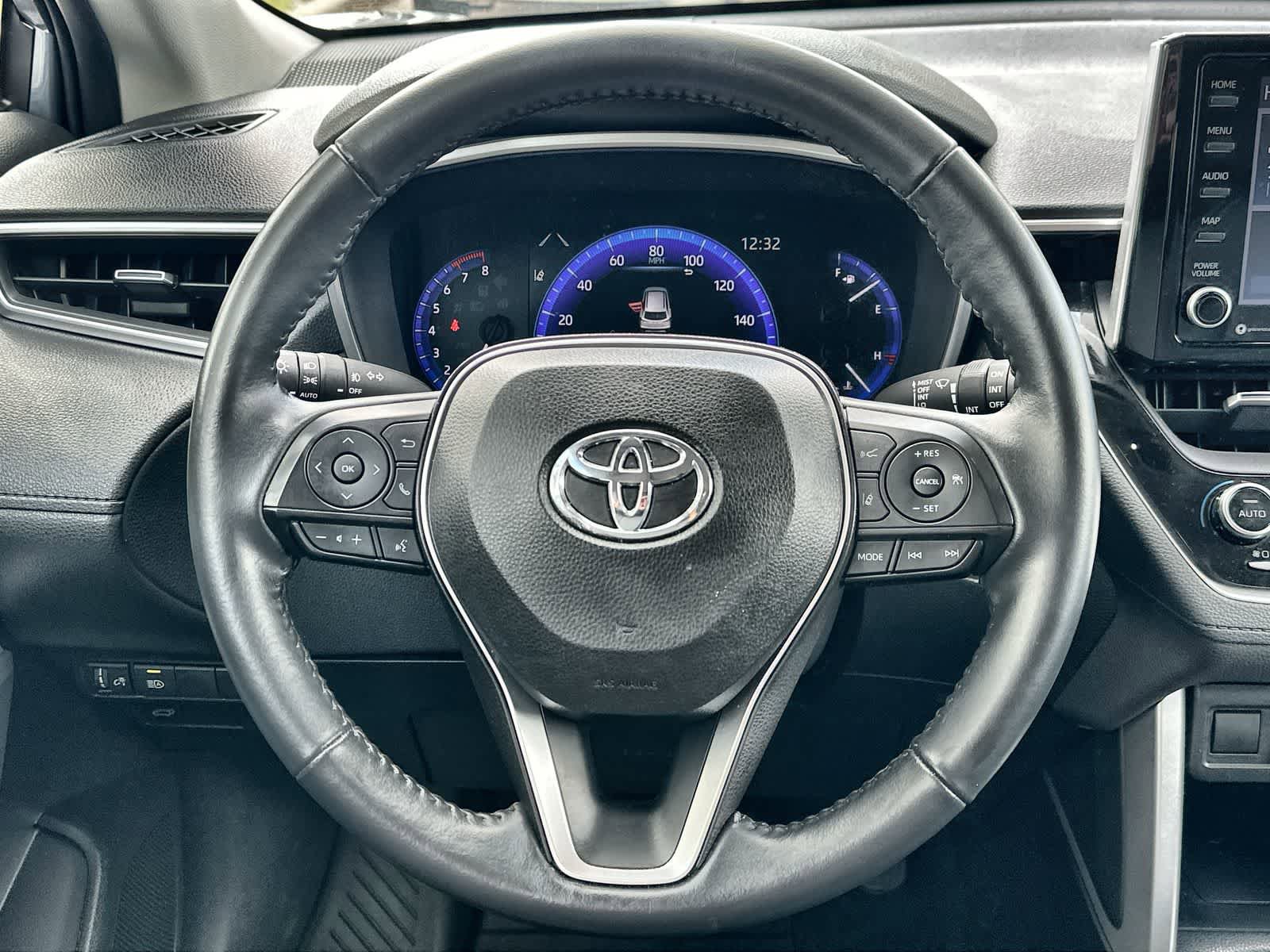 Used 2022 Toyota Corolla Cross XLE w/ Convenience Package AWD/4WD image 21