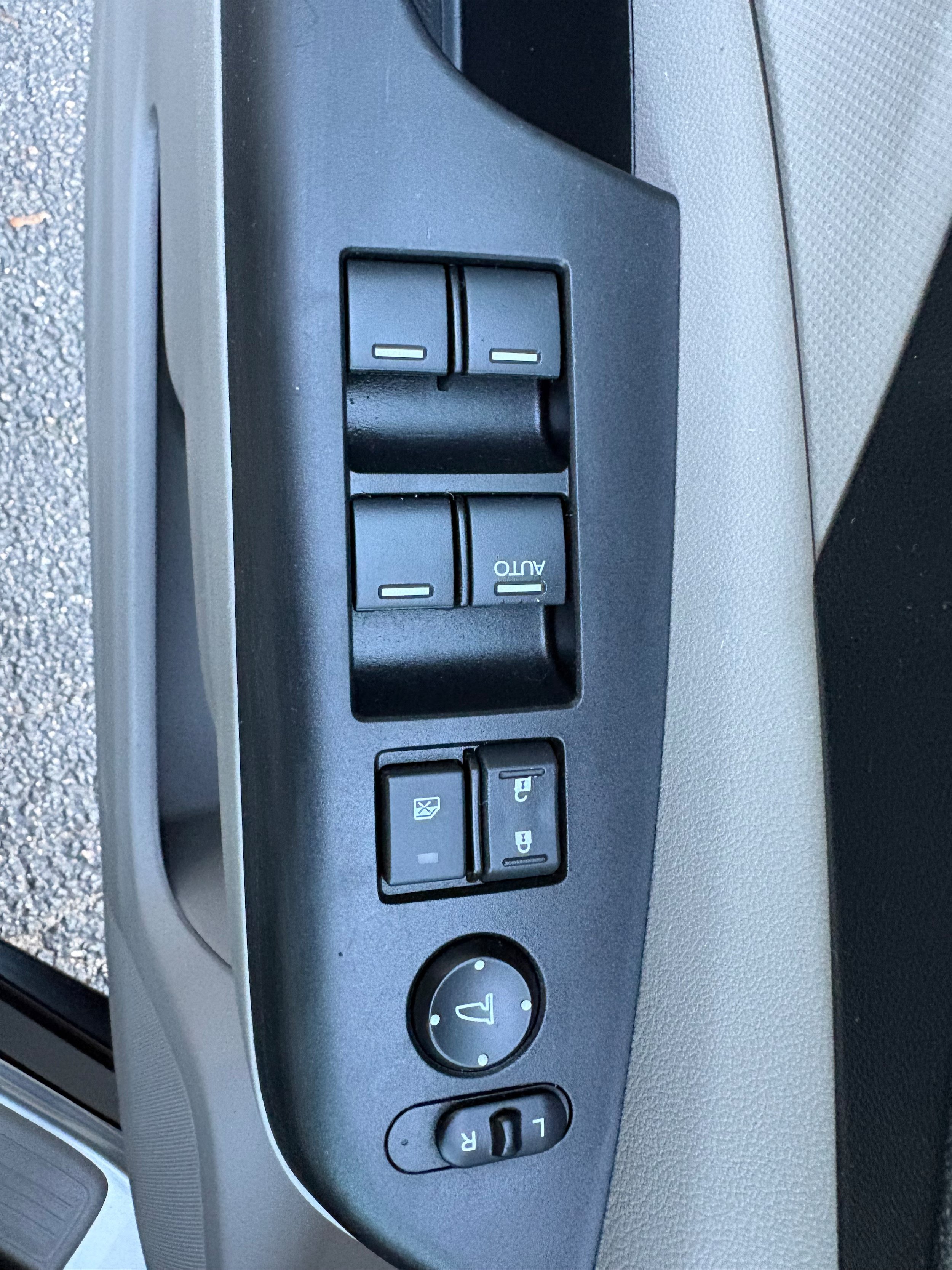 Used 2014 Honda CR-V LX image 31