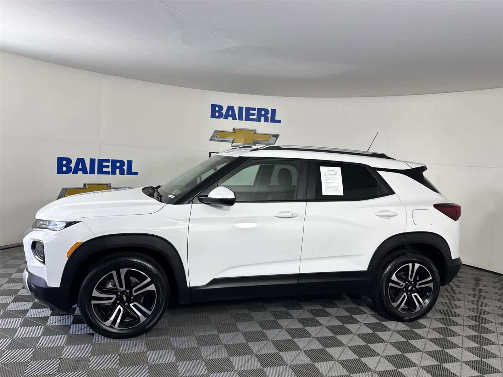 Certified 2023 Chevrolet TrailBlazer LT w/ Convenience Package FWD image 2
