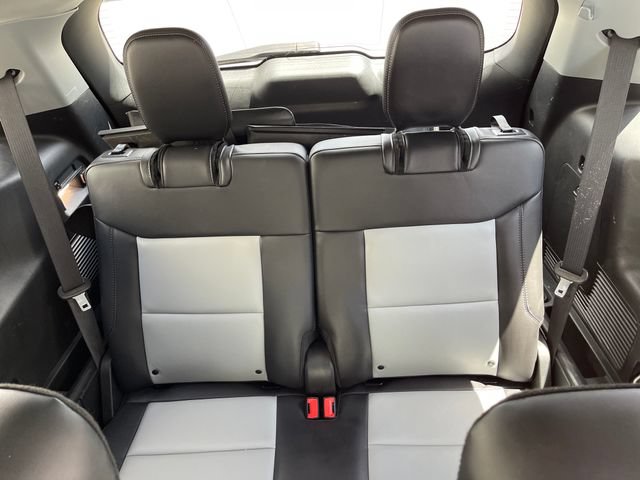 Used 2024 Ford Explorer XLT w/ Equipment Group 202A AWD/4WD image 29
