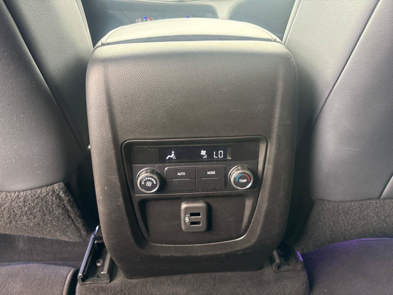 Used 2023 Buick Enclave Essence FWD image 16