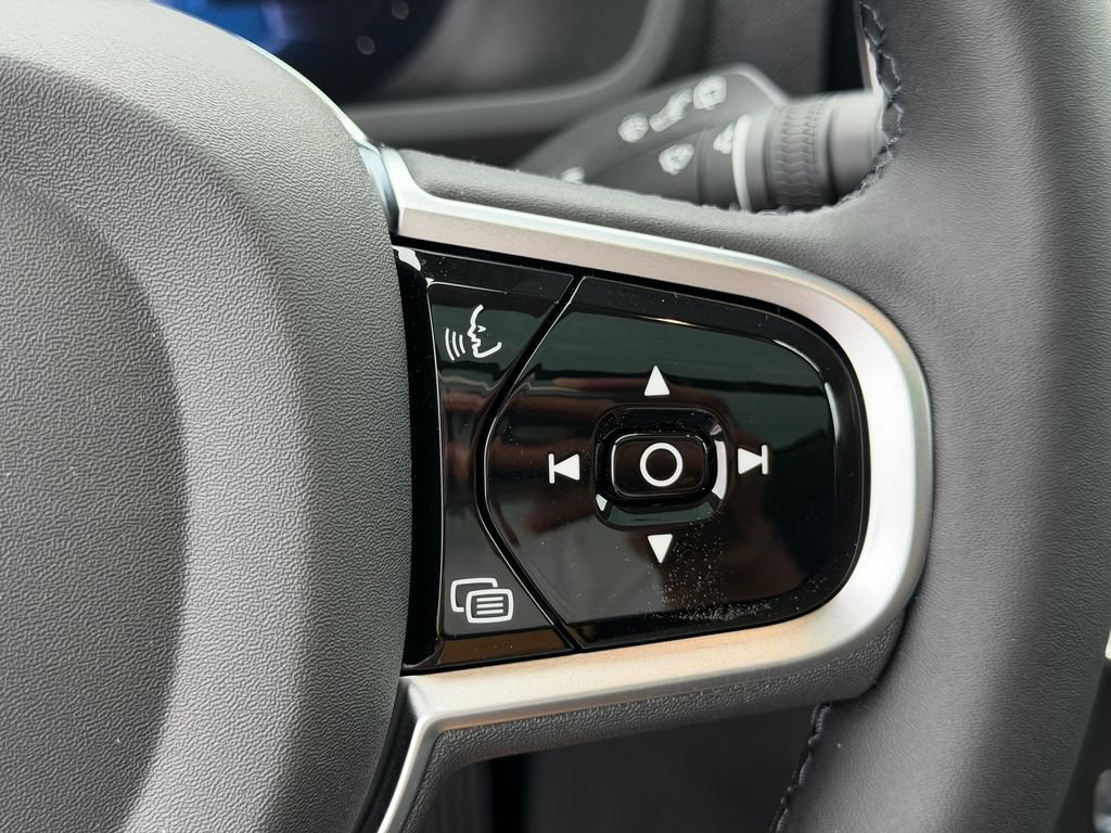 New 2026 Volvo XC90 T8 Plus w/ Protection Package Premier AWD/4WD image 18