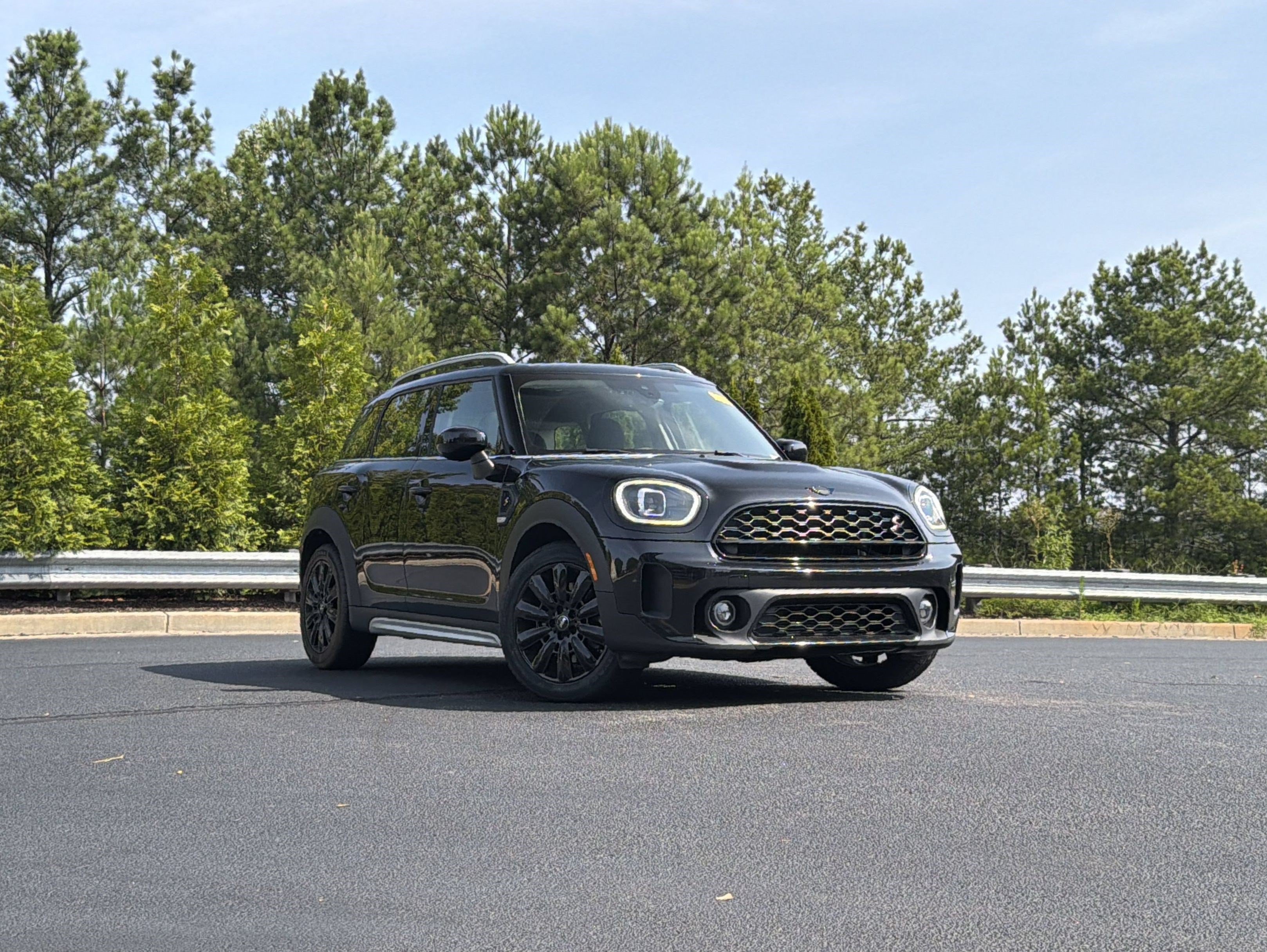 Used 2024 MINI Cooper Countryman S w/ Premium Package FWD image 2