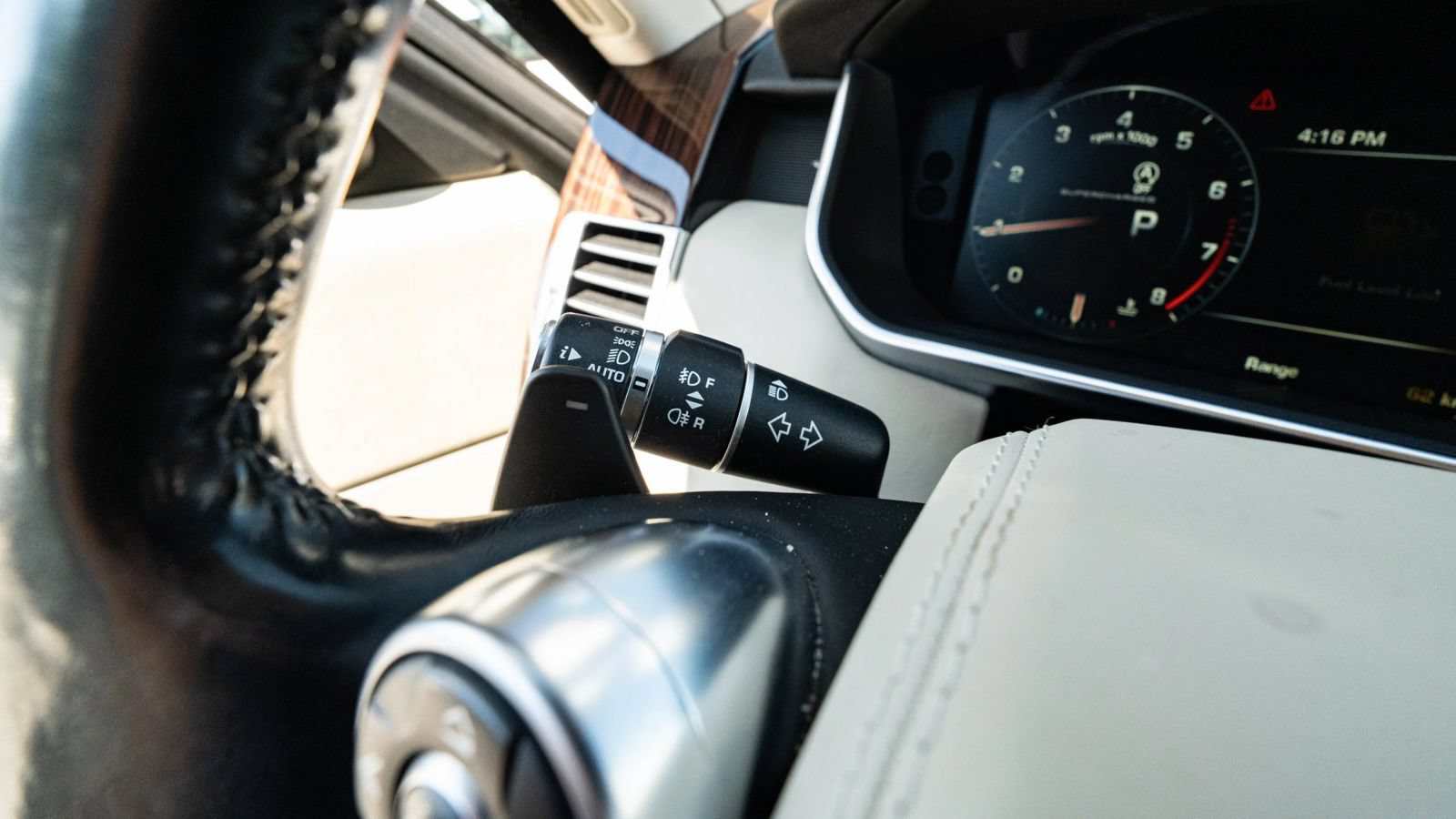 Used 2014 Land Rover Range Rover Supercharged AWD/4WD image 52