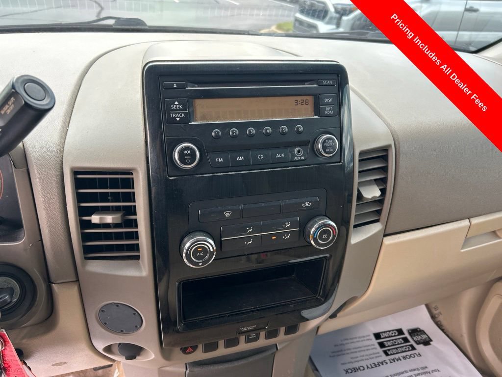 Used 2015 Nissan Titan SV w/ Tow Package RWD image 9