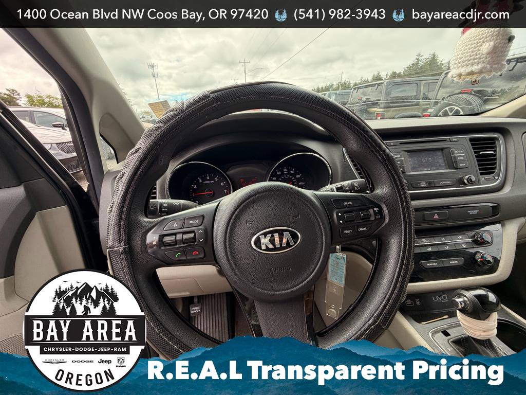 Used 2016 Kia Sedona LX w/ LX Convenience Package FWD image 9