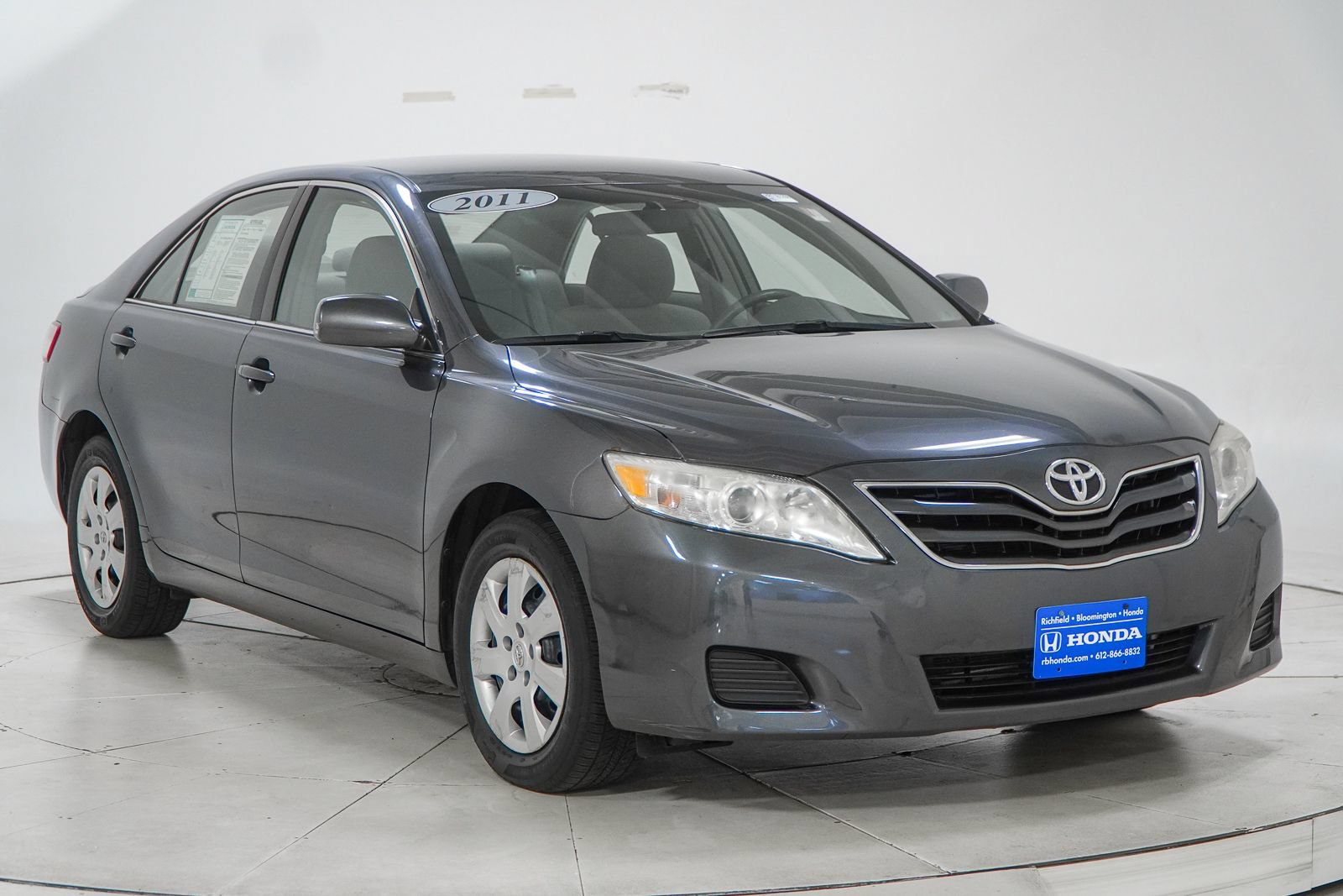 Used 2011 Toyota Camry LE FWD image 15