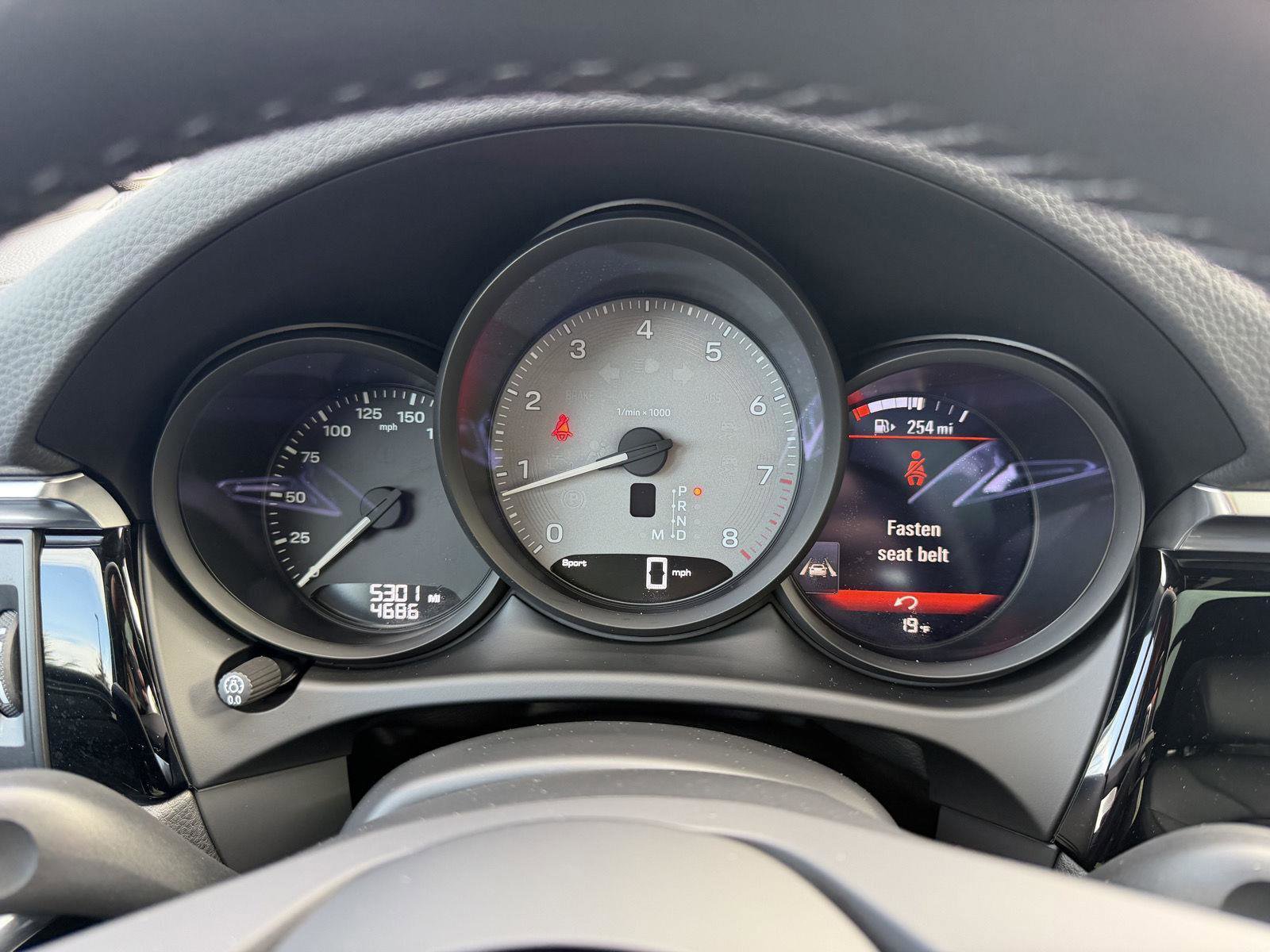 Used 2023 Porsche Macan S image 20