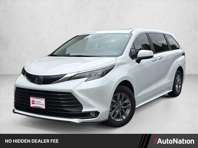 Used 2025 Toyota Sienna XLE AWD/4WD image 1