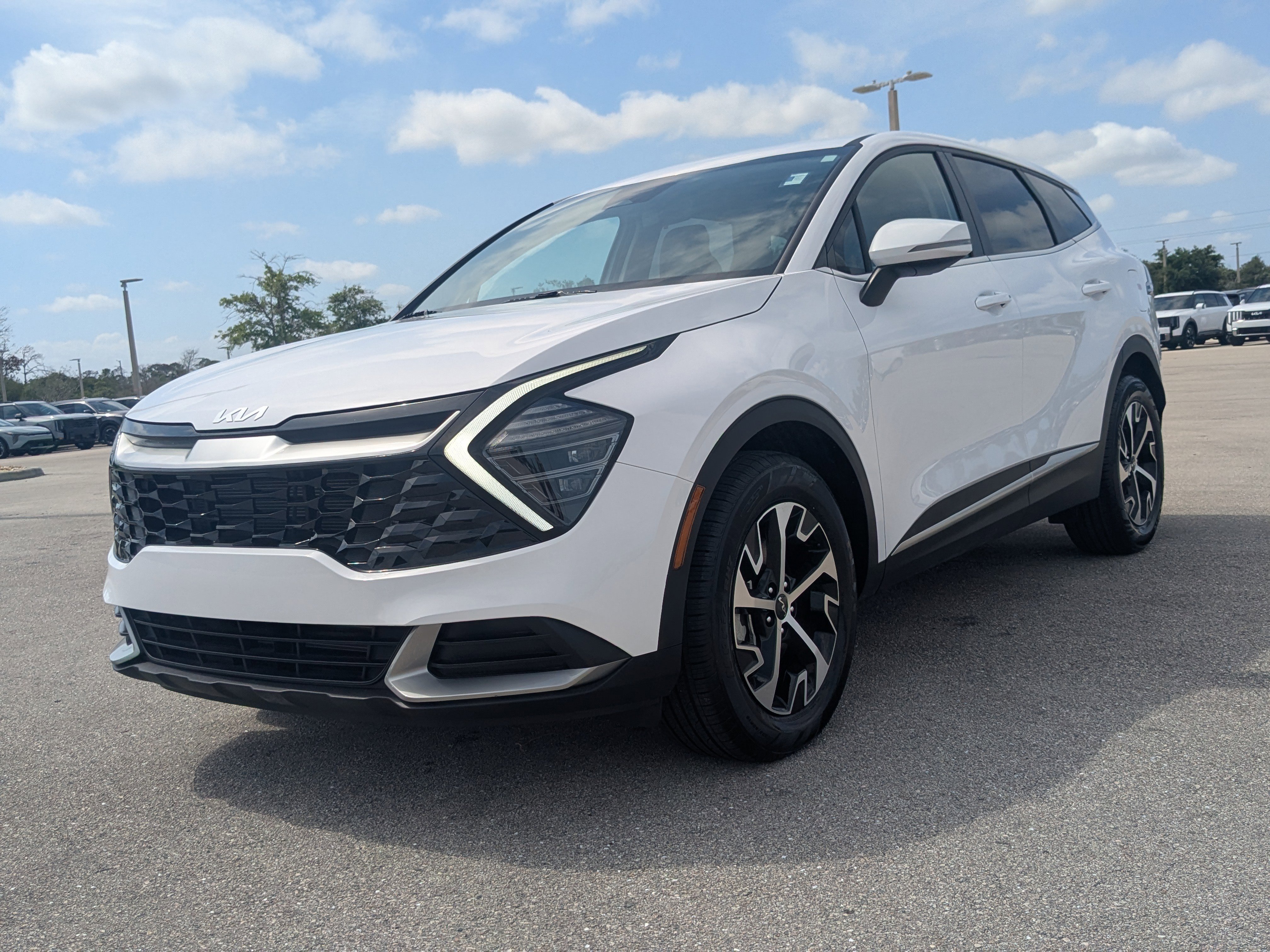 Certified 2025 Kia Sportage EX image 9