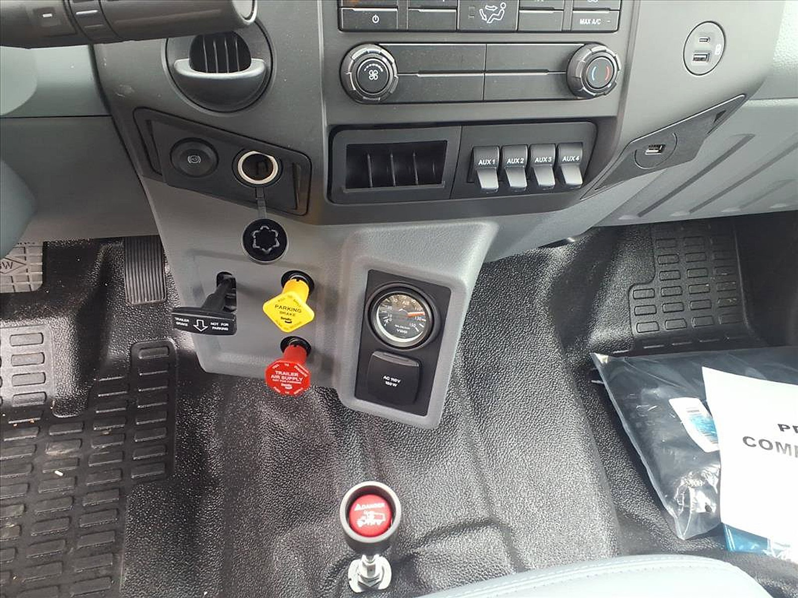 New 2026 Ford F750 2WD SuperCab Super Duty image 18