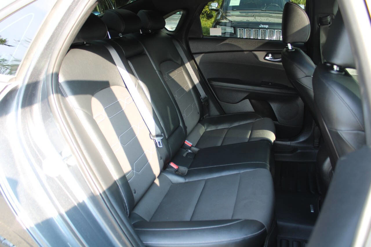 Used 2022 Kia Forte GT-Line w/ GT-Line Premium Package image 30