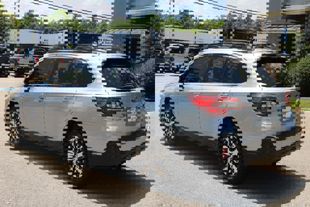 Used 2018 Subaru Outback 2.5i Limited image 5