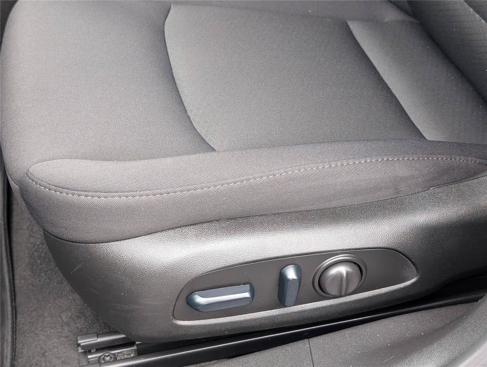 Used 2024 Chevrolet Malibu RS FWD image 19