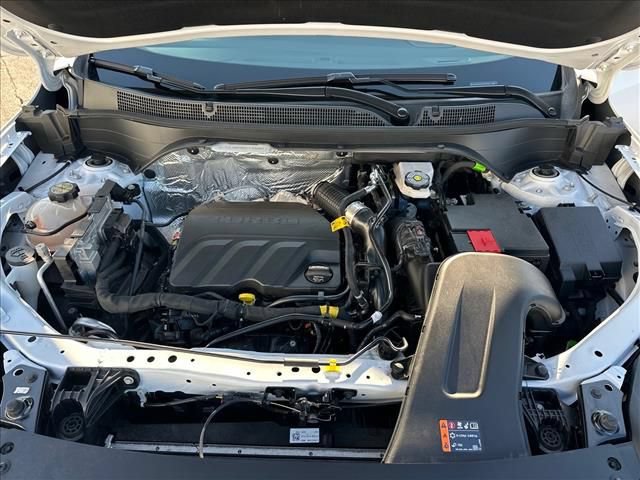 Used 2025 Chevrolet Trax LT w/ Driver Confidence Package FWD image 32