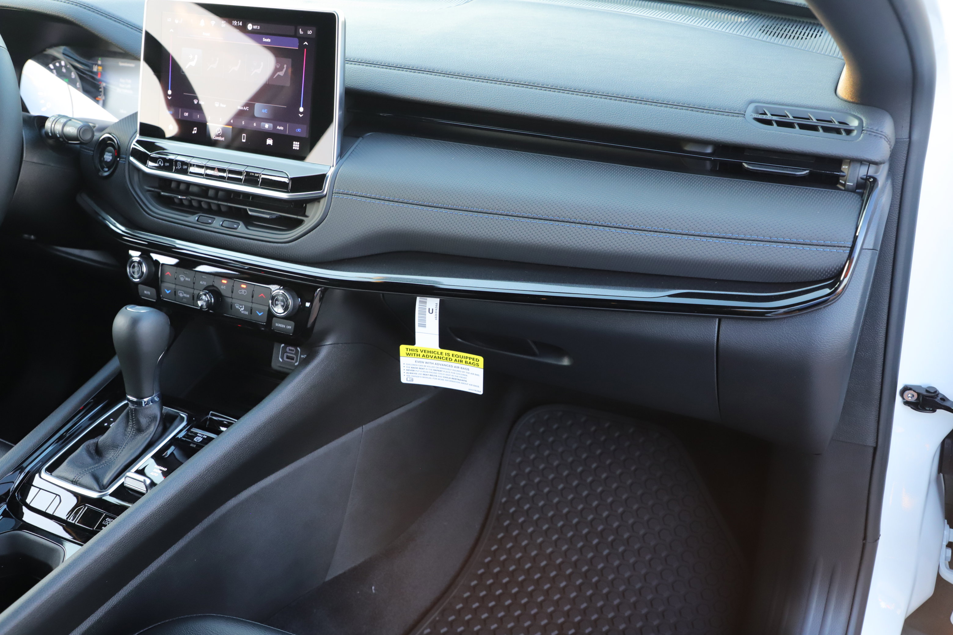 New 2026 Jeep Compass Latitude image 26