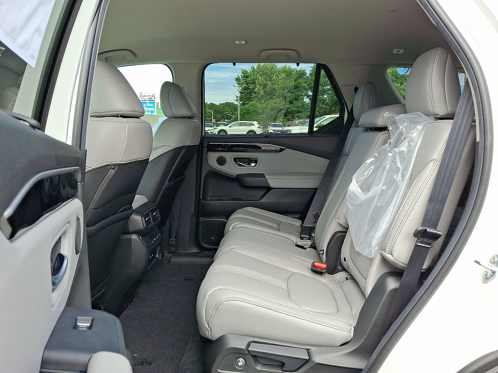 New 2025 Honda Pilot EX-L image 5