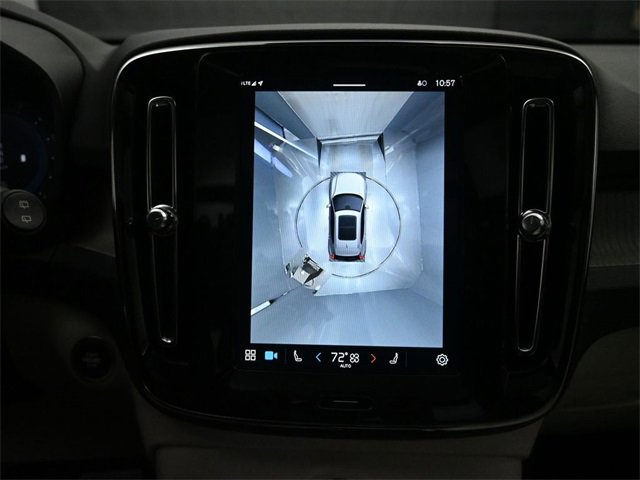 Used 2025 Volvo XC40 B5 Ultra image 11