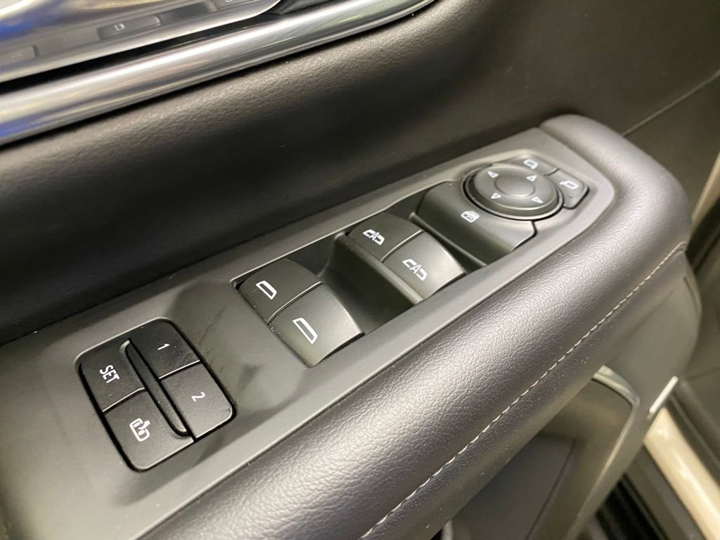Used 2021 Chevrolet Suburban LT RWD image 25