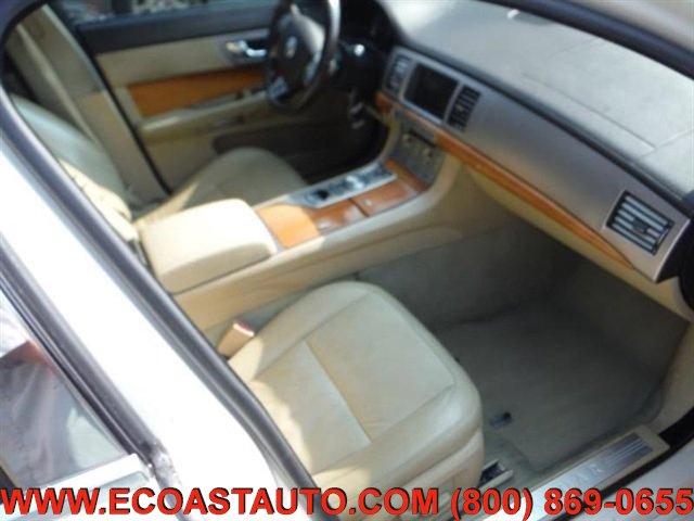 Used 2009 Jaguar XF Luxury RWD image 8